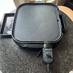 Farberware Black Nonstick Griddle with Warming Tray